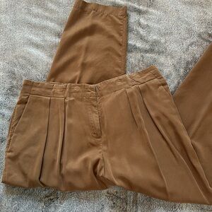 Chico’s Camel Colored Skimmers Chico’s size 2